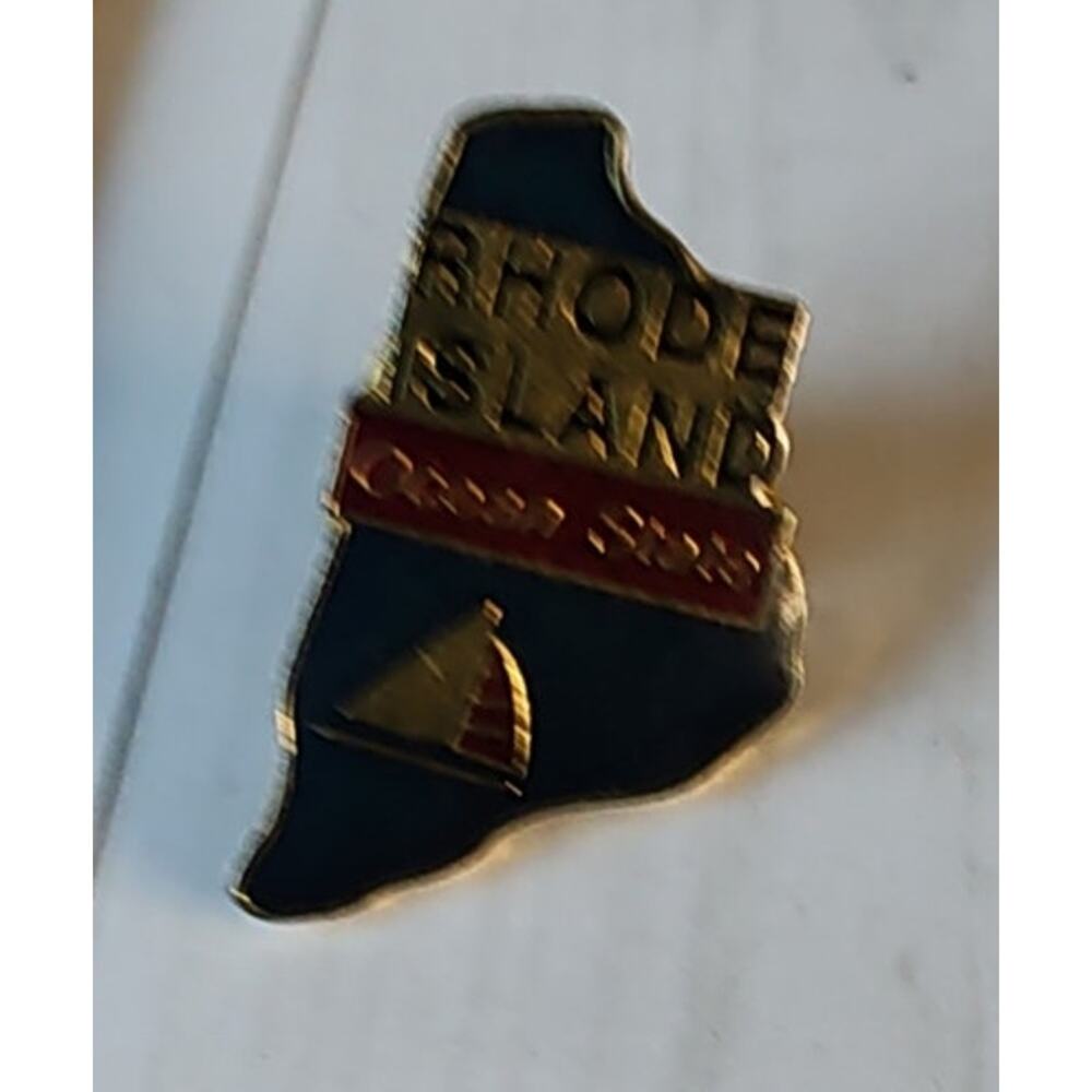 Rhode Island State Shaped Pin Souvenir Travel Hat Lapel Collectible